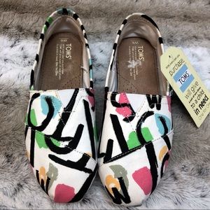 Toms White Canvas Abstract Print Size 6 Shoes